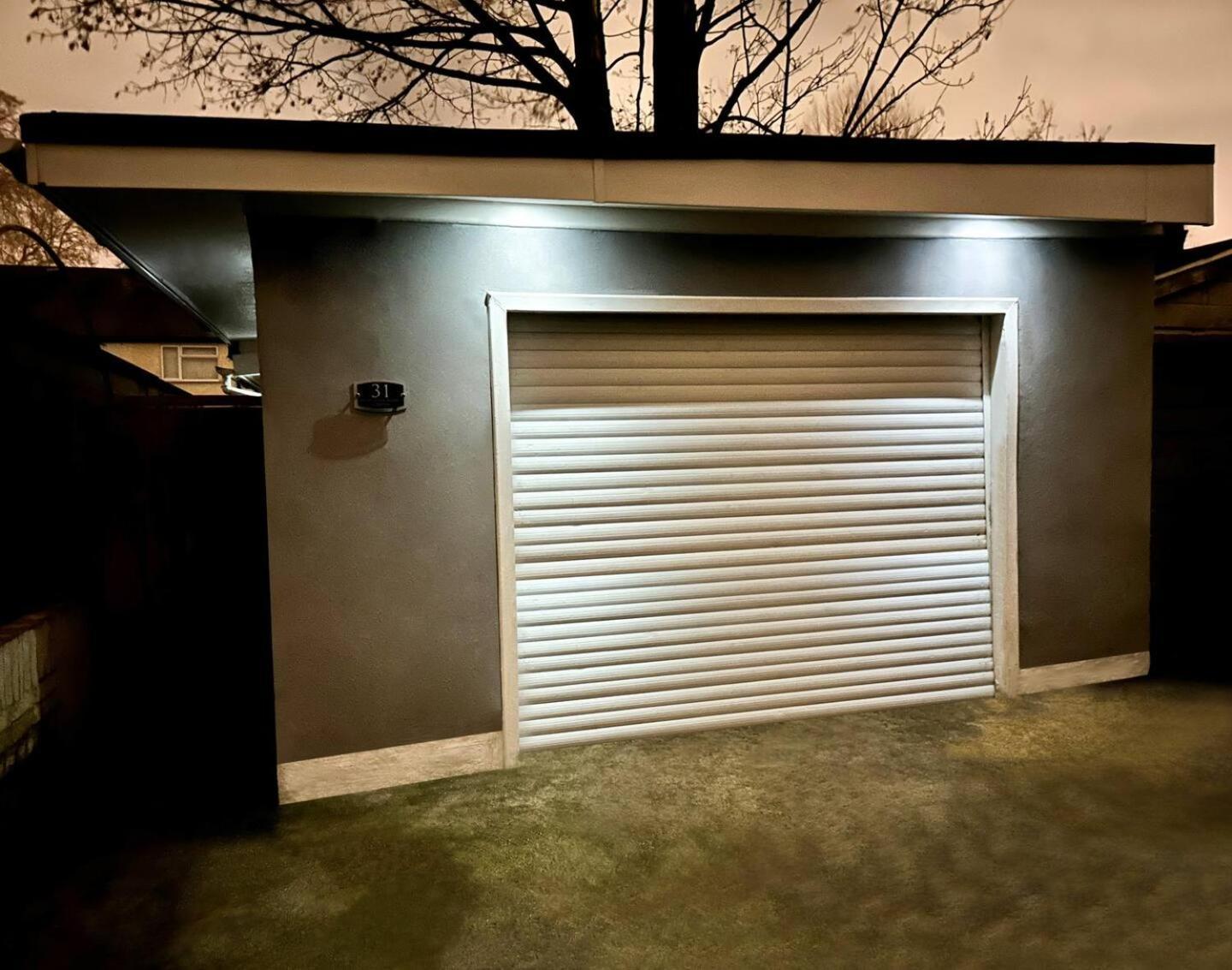 Boutique Backyard Bungalow - Brimsdown Enfield Exteriör bild